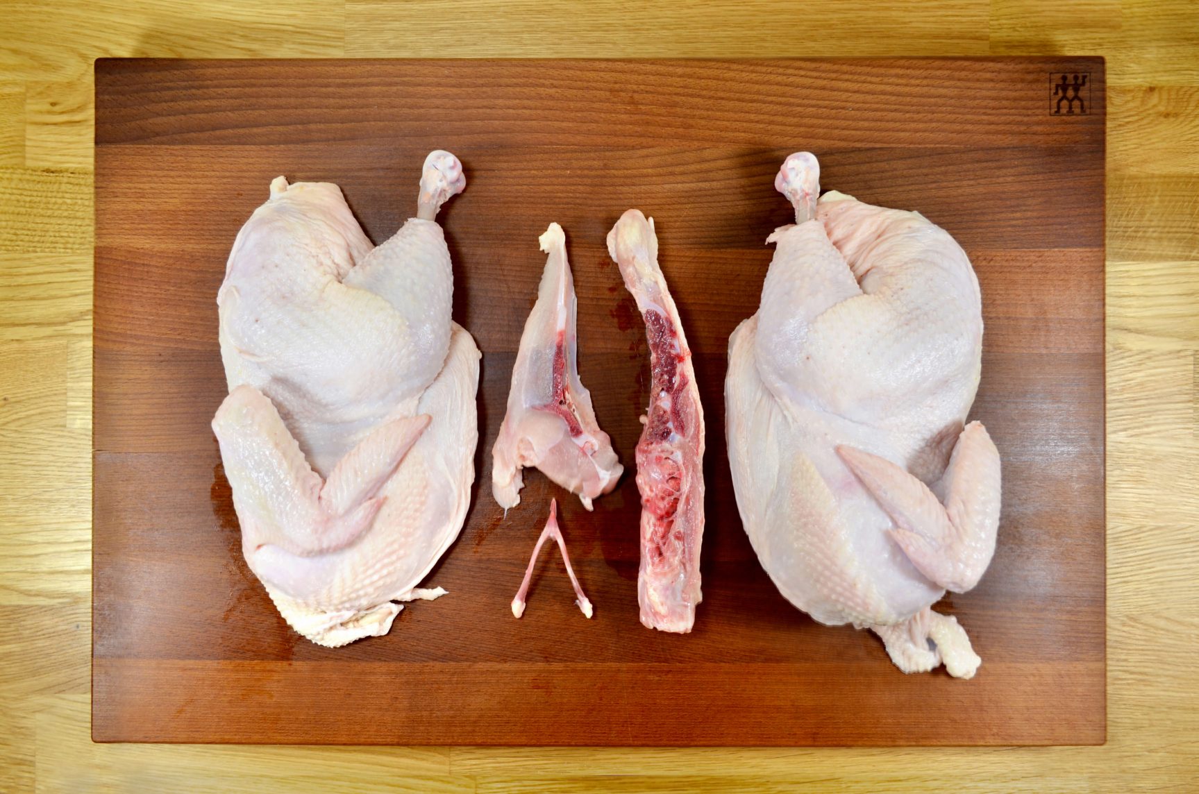 Recept / Dokonalé kura / Pracovný postup / Prepoľte a vyčistite kura